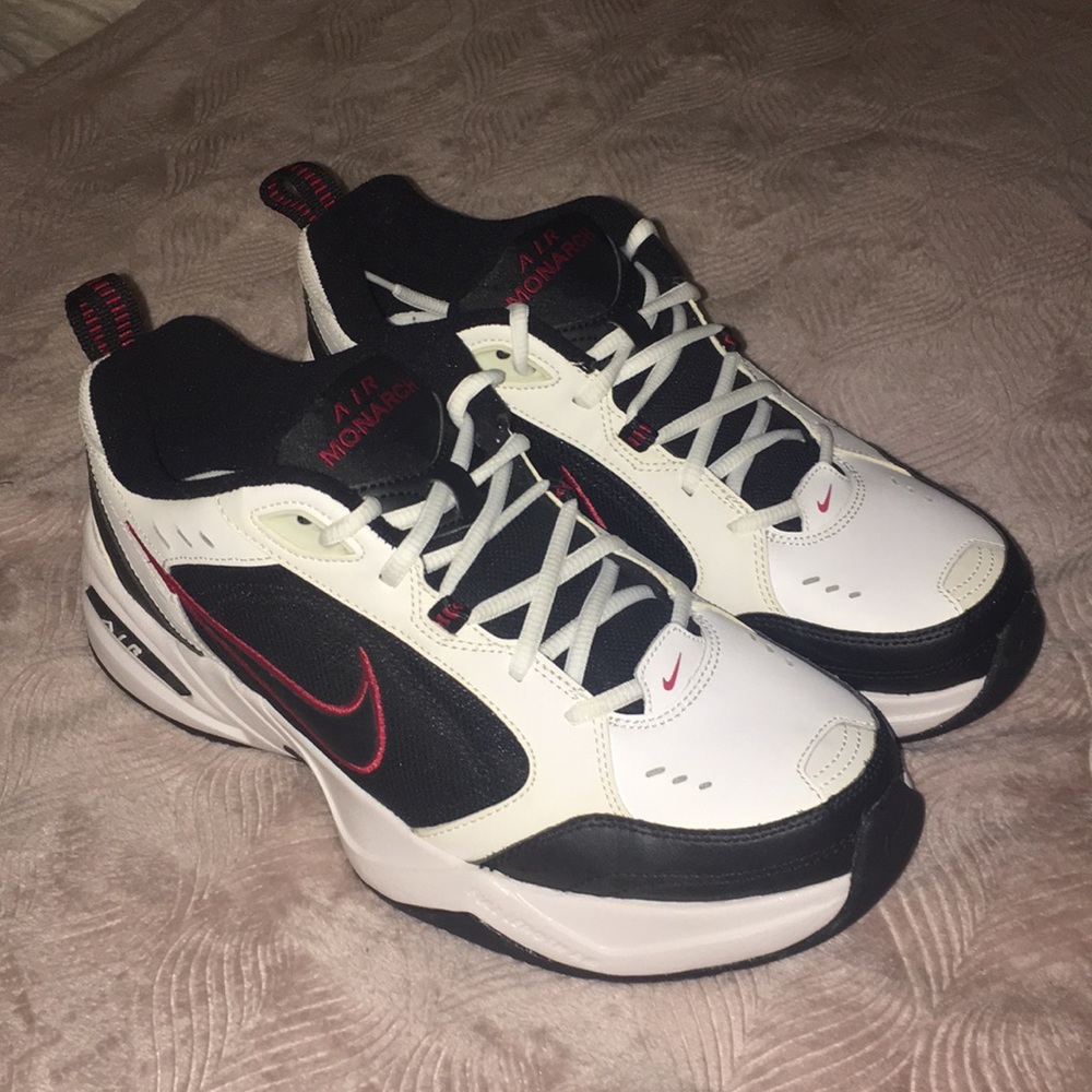 NIKE Air Monarch IV